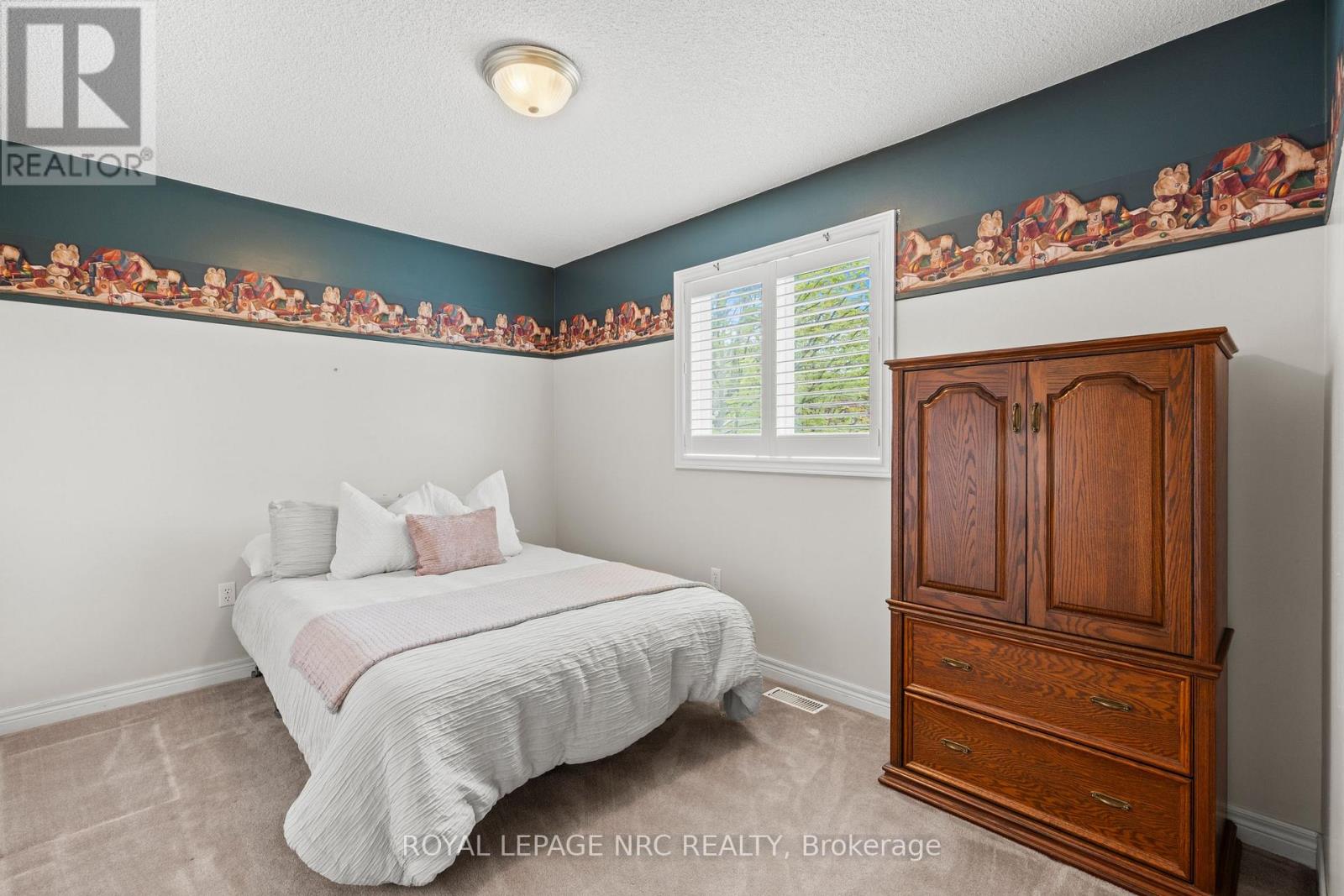 38 Baker Road S, Grimsby (Grimsby East), Ontario  L3M 5H6 - Photo 16 - X12502404