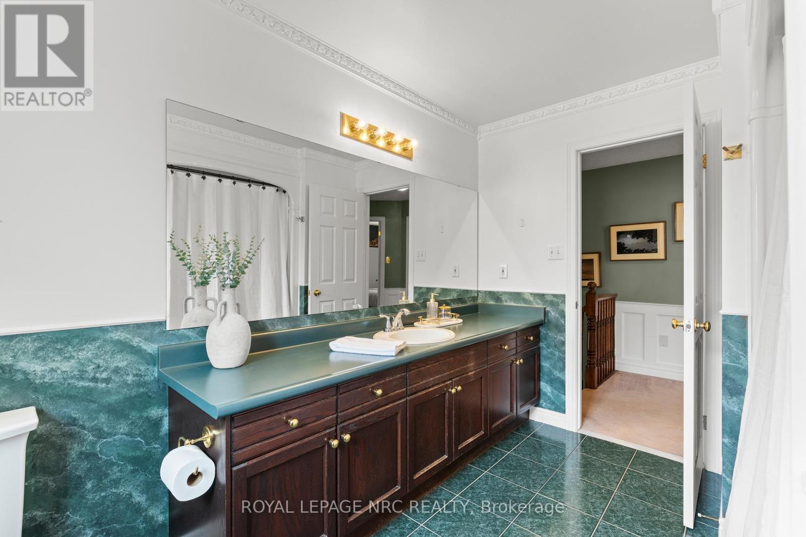 38 Baker Road S, Grimsby (Grimsby East), Ontario  L3M 5H6 - Photo 19 - X12502404