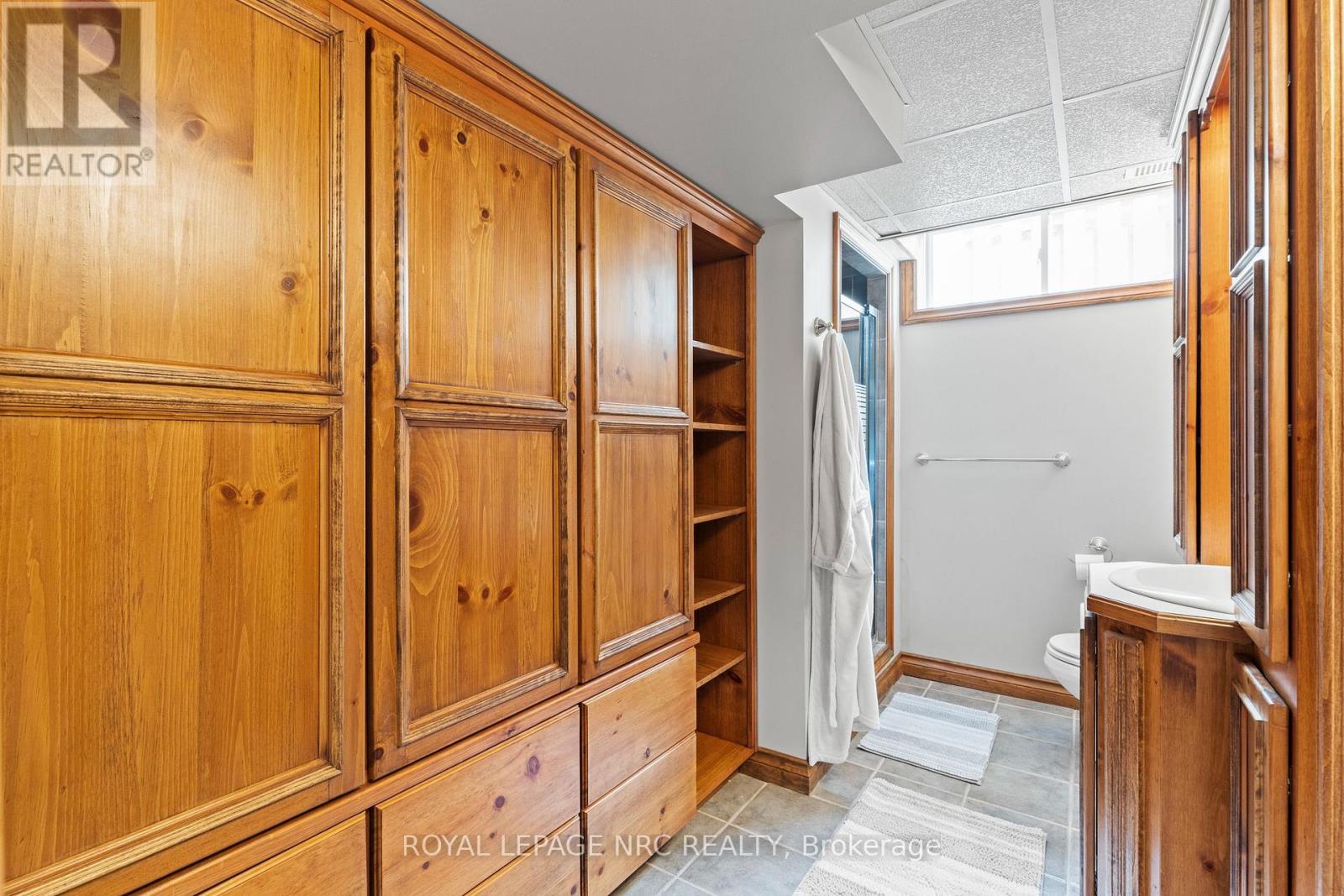 38 Baker Road S, Grimsby (Grimsby East), Ontario  L3M 5H6 - Photo 24 - X12502404