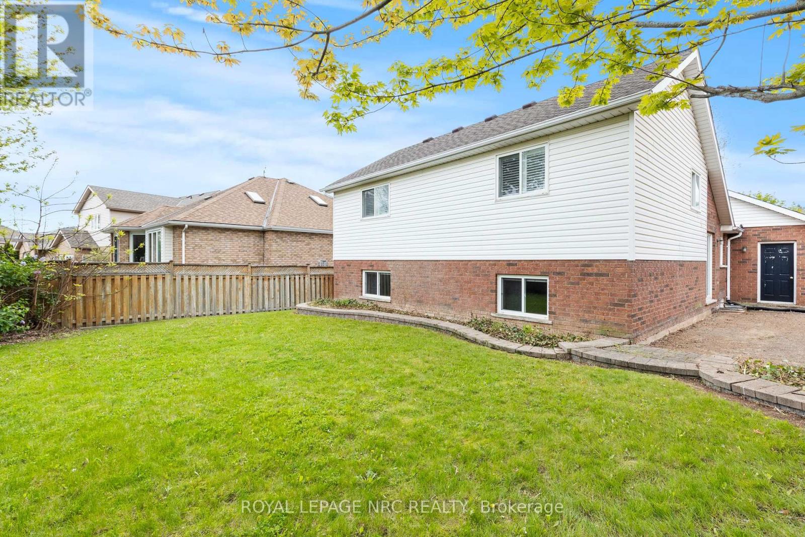 38 Baker Road S, Grimsby (Grimsby East), Ontario  L3M 5H6 - Photo 29 - X12502404