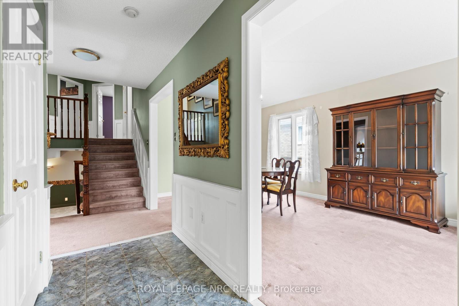 38 Baker Road S, Grimsby (Grimsby East), Ontario  L3M 5H6 - Photo 4 - X12502404