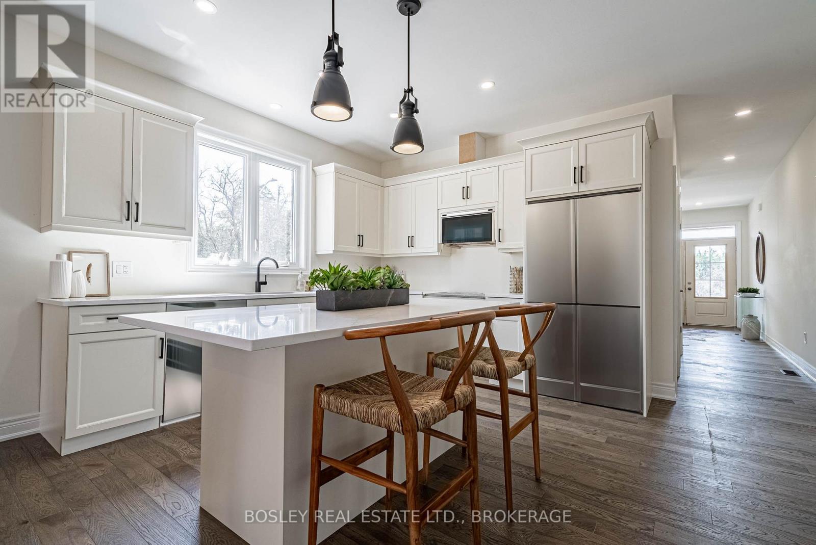 514 Royal Ridge Drive, Fort Erie (Ridgeway), Ontario  L0S 1N0 - Photo 4 - X12502536