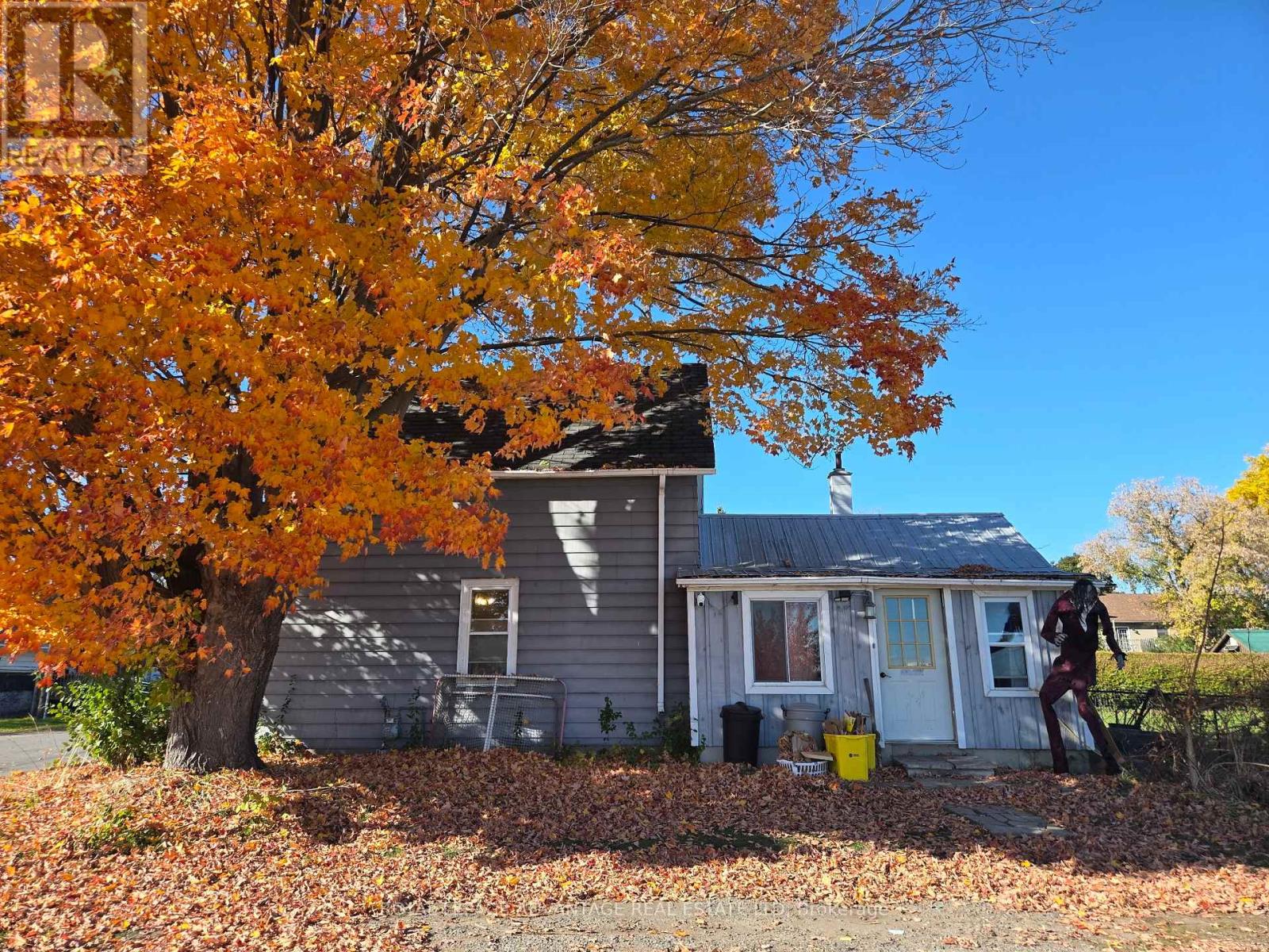 73 Alice Street, Smiths Falls, Ontario  K7A 2W6 - Photo 2 - X12502438