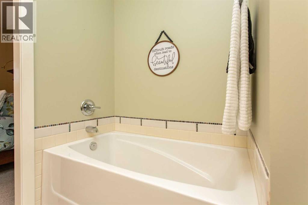 20 Cranna Cove, Lacombe, Alberta  T4L 2N7 - Photo 27 - A2267169