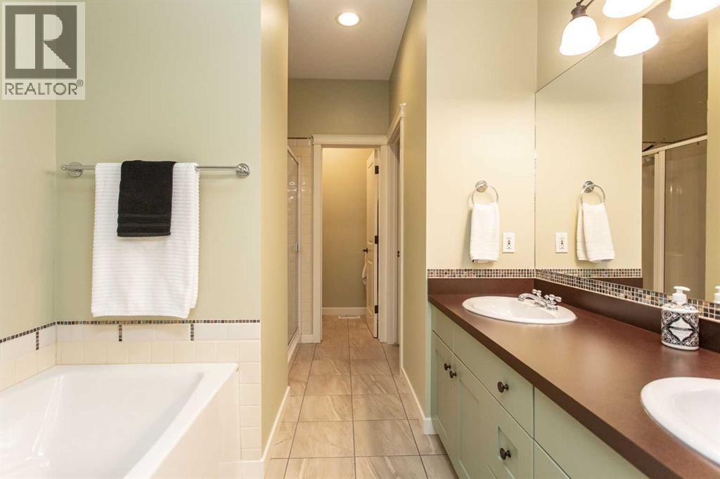 20 Cranna Cove, Lacombe, Alberta  T4L 2N7 - Photo 28 - A2267169