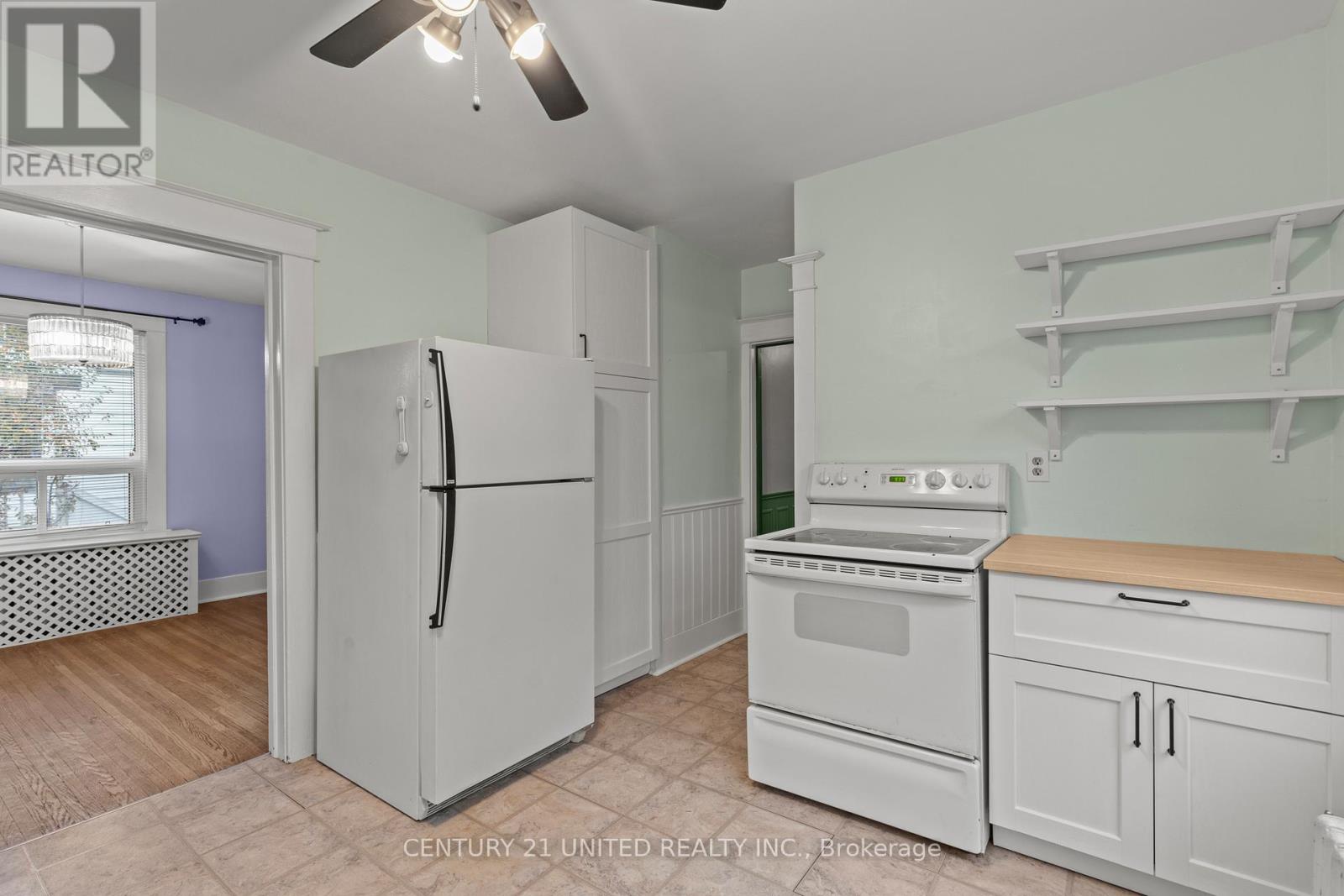 16 Locust Street, Welland, Ontario L3C 4J2 - Photo 12 - X12502470