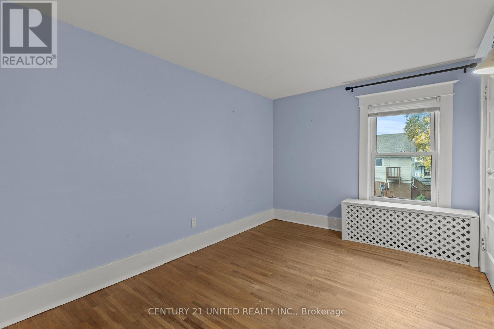 16 Locust Street, Welland, Ontario L3C 4J2 - Photo 23 - X12502470