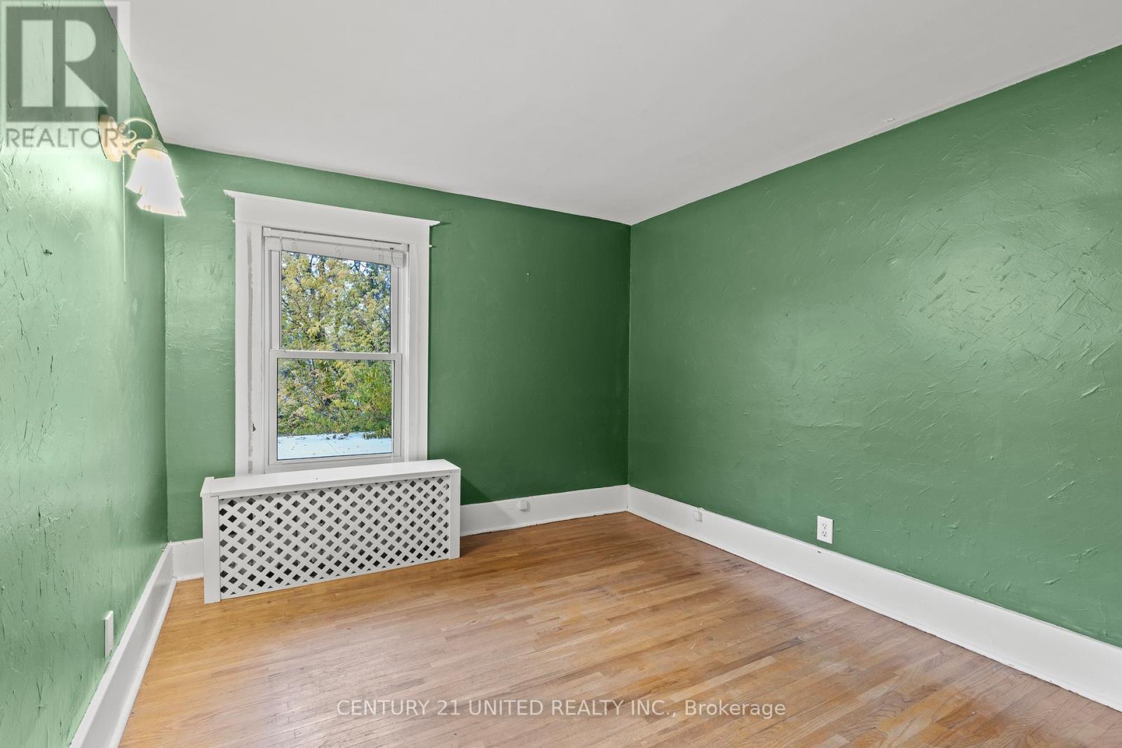 16 Locust Street, Welland, Ontario L3C 4J2 - Photo 26 - X12502470