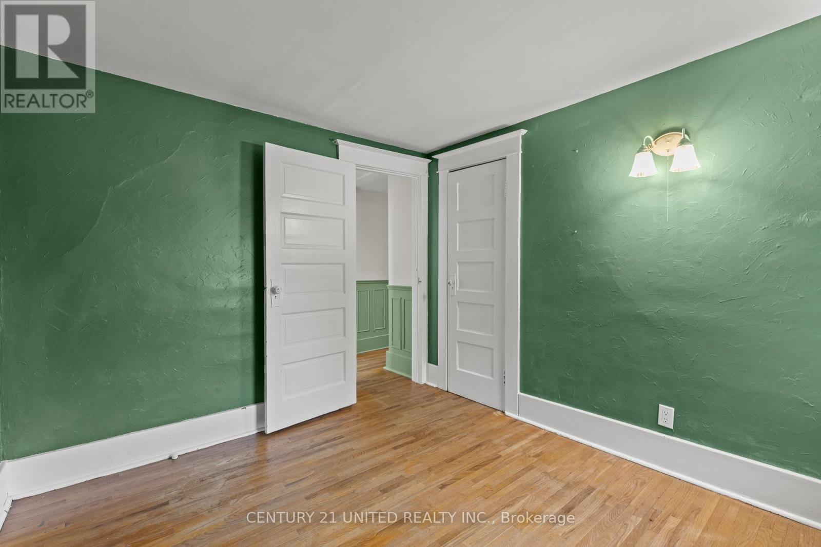 16 Locust Street, Welland, Ontario L3C 4J2 - Photo 27 - X12502470