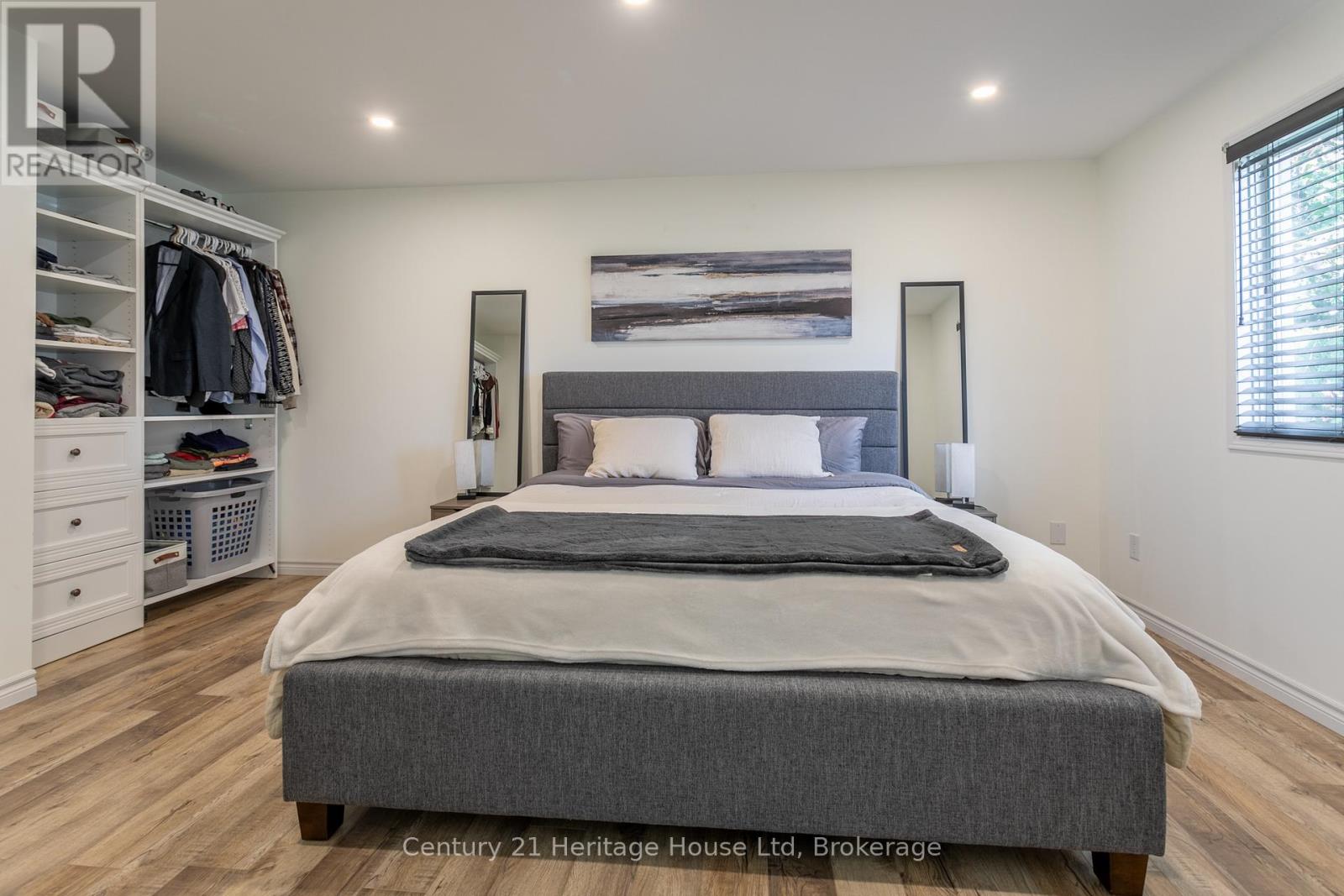 28 Anderson Street, Woodstock (Woodstock - South), Ontario  N4S 8X1 - Photo 19 - X12502348