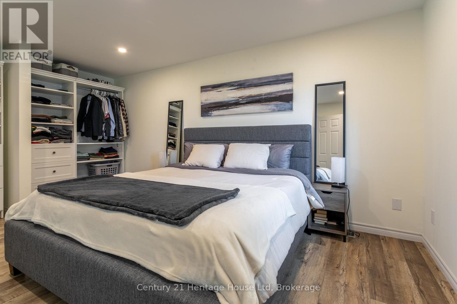 28 Anderson Street, Woodstock (Woodstock - South), Ontario  N4S 8X1 - Photo 20 - X12502348