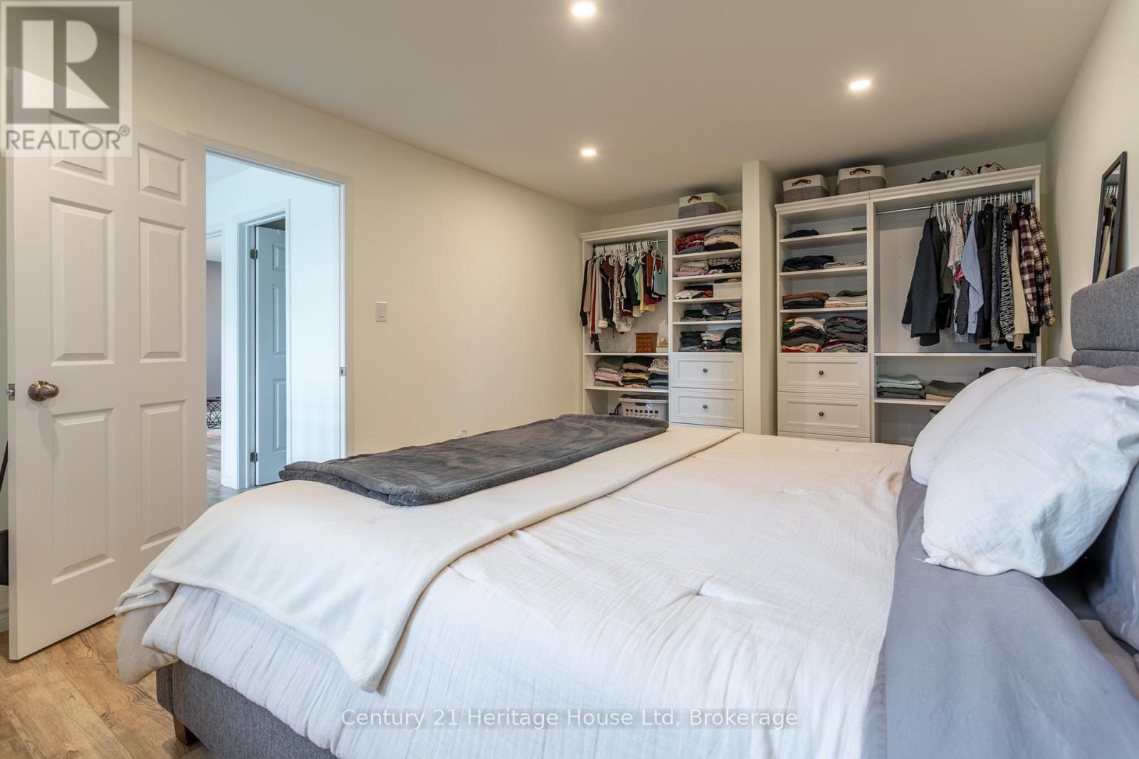 28 Anderson Street, Woodstock (Woodstock - South), Ontario  N4S 8X1 - Photo 21 - X12502348