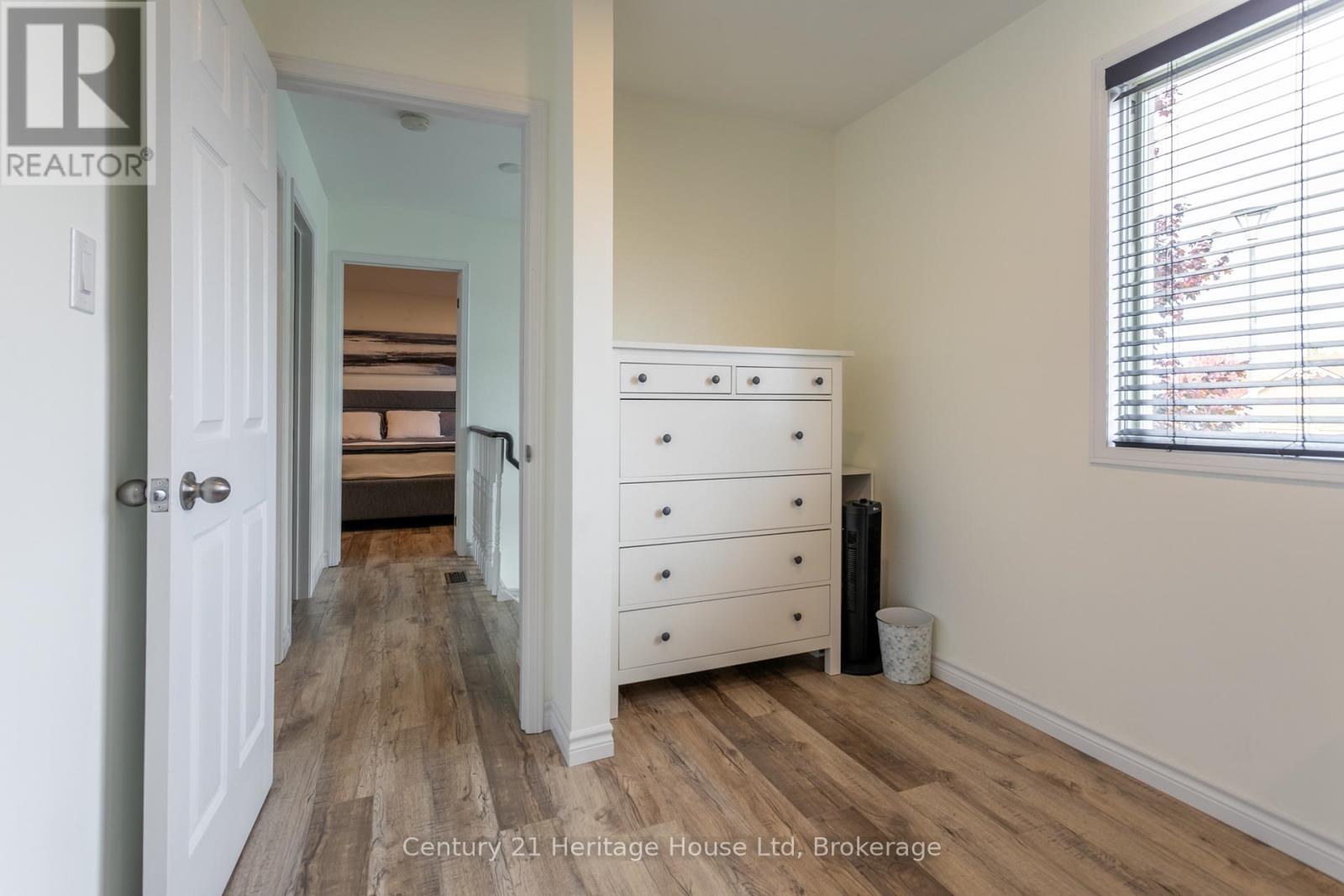 28 Anderson Street, Woodstock (Woodstock - South), Ontario  N4S 8X1 - Photo 24 - X12502348