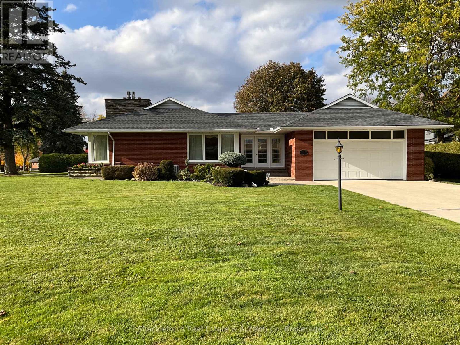 1 JACKSON CRESCENT, North Perth, Ontario