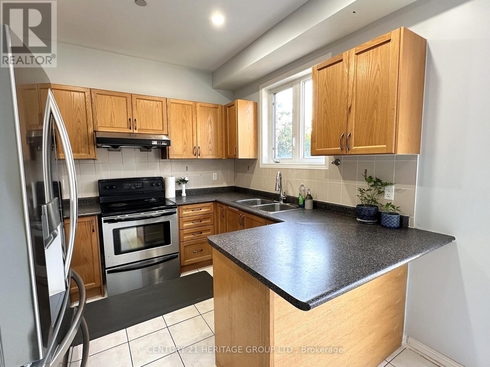 28 Voysey Way, Markham, Ontario  L3S 0B4 - Photo 12 - N12502228