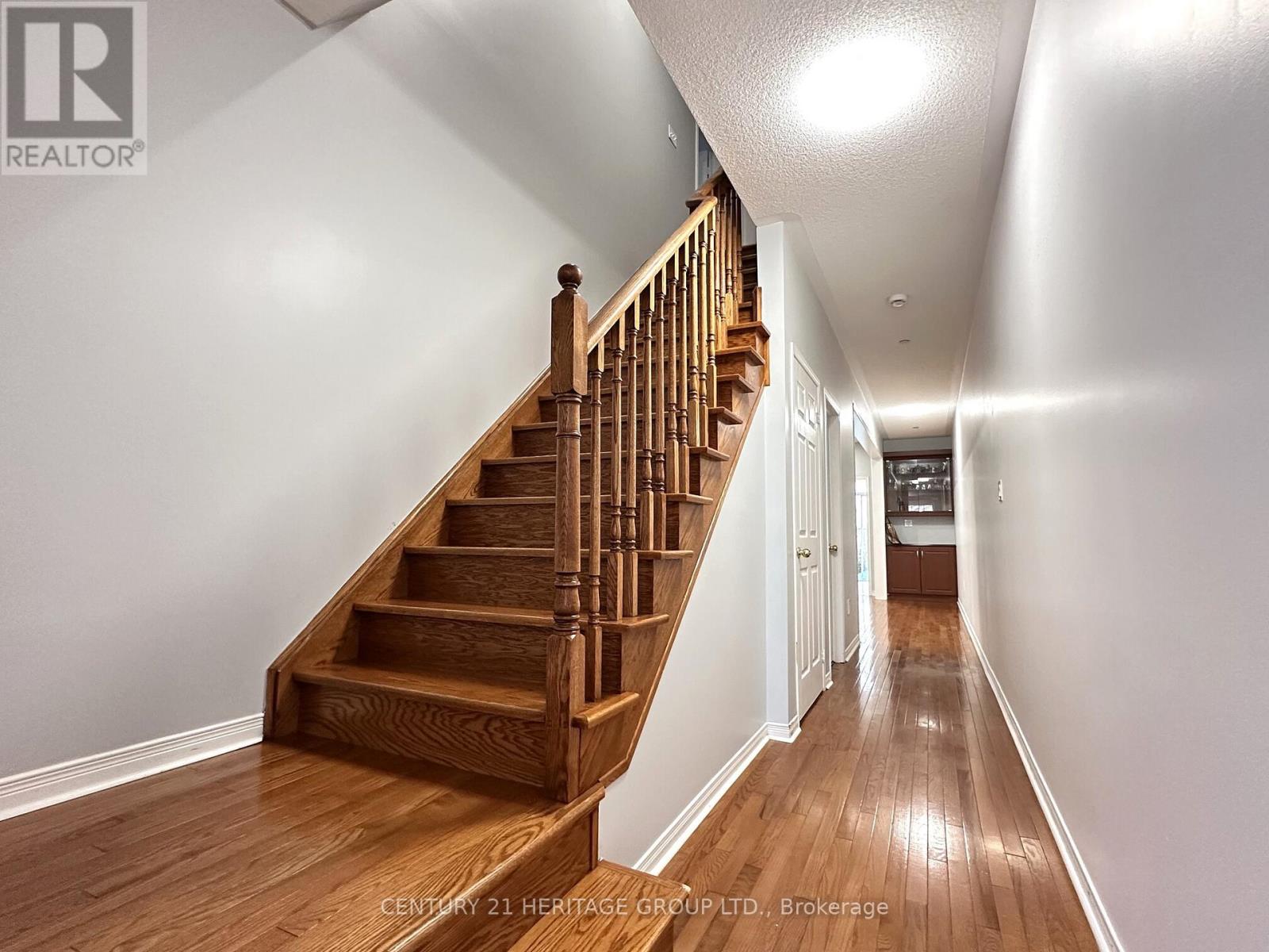 28 Voysey Way, Markham, Ontario  L3S 0B4 - Photo 4 - N12502228