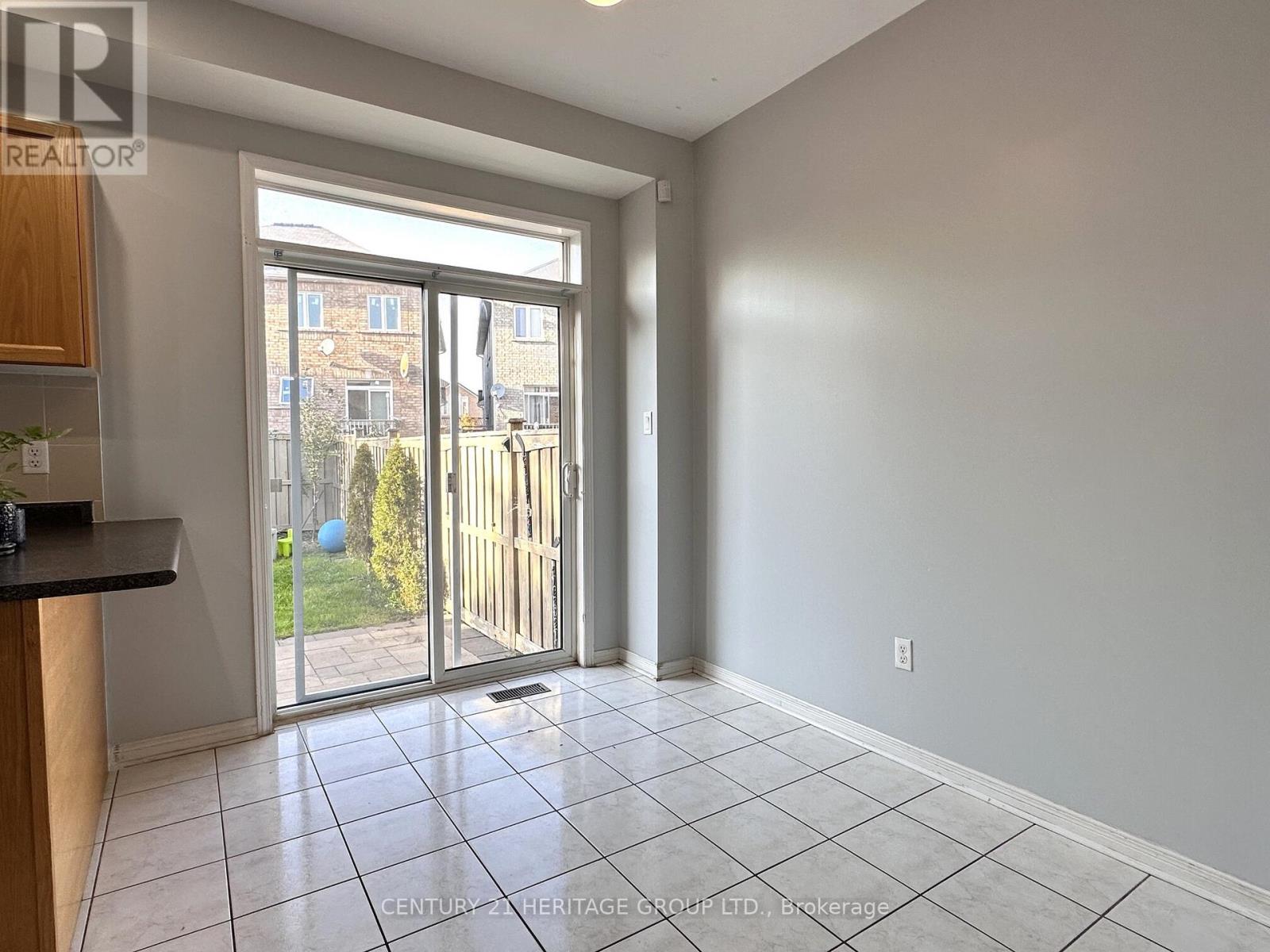 28 Voysey Way, Markham, Ontario  L3S 0B4 - Photo 9 - N12502228