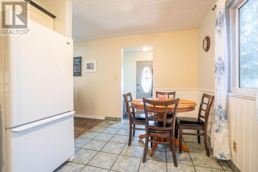 567 Bush St, Sault Ste. Marie, Ontario  P6C 3H9 - Photo 11 - SM253159