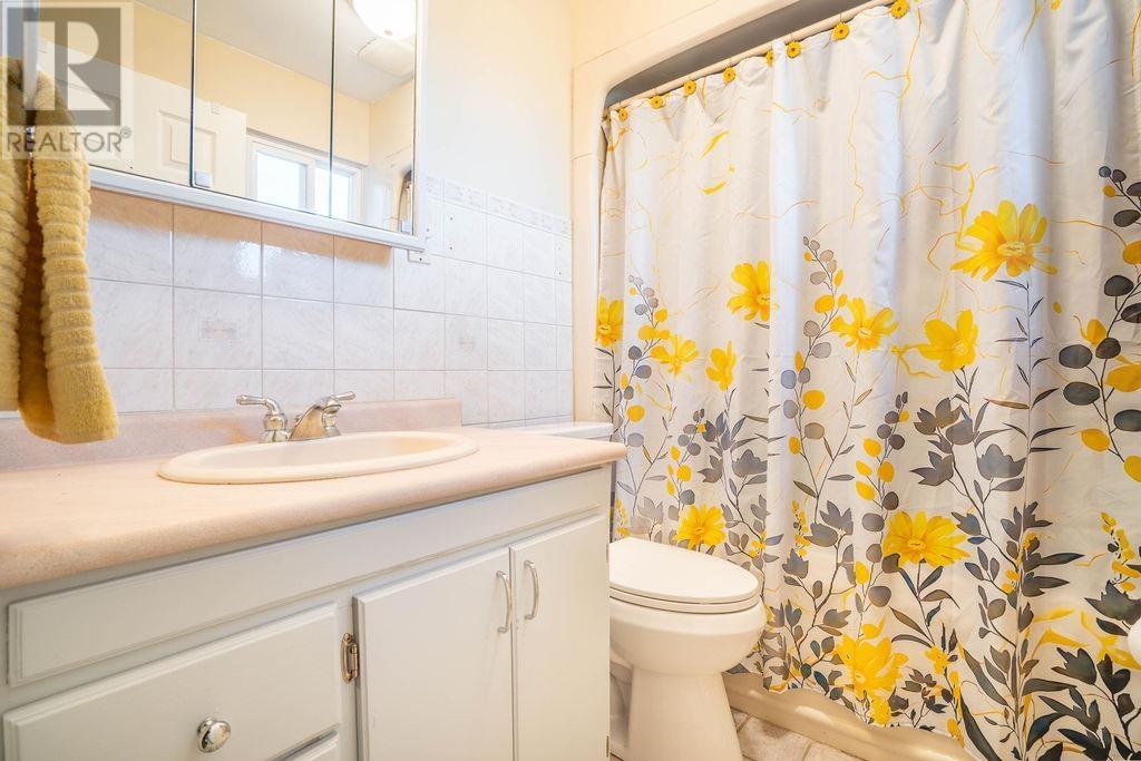 567 Bush St, Sault Ste. Marie, Ontario  P6C 3H9 - Photo 20 - SM253159