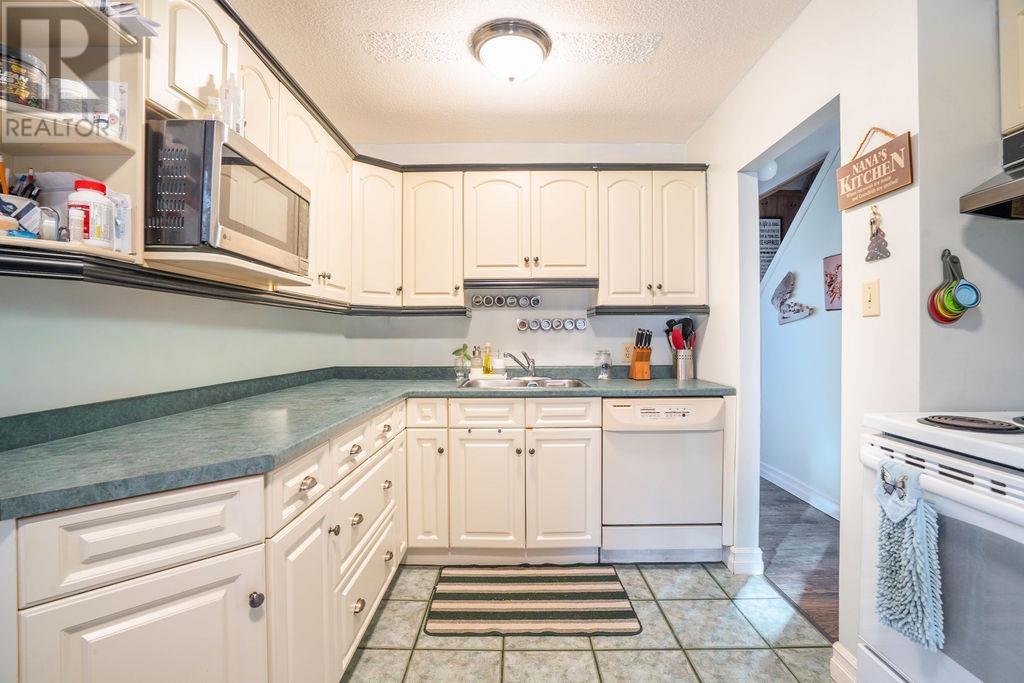 567 Bush St, Sault Ste. Marie, Ontario  P6C 3H9 - Photo 8 - SM253159