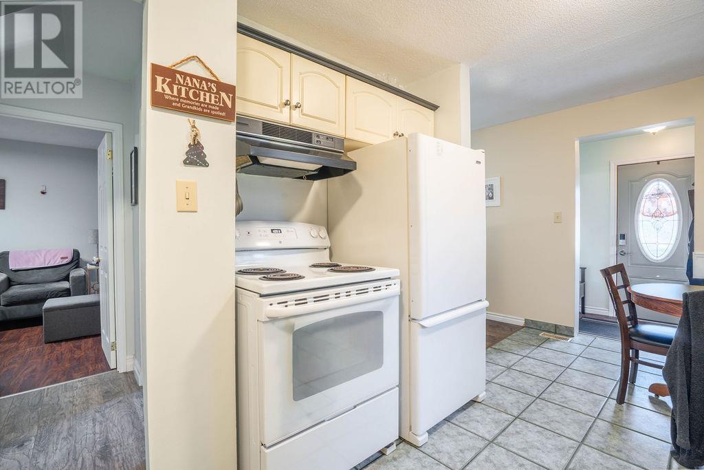 567 Bush St, Sault Ste. Marie, Ontario  P6C 3H9 - Photo 9 - SM253159