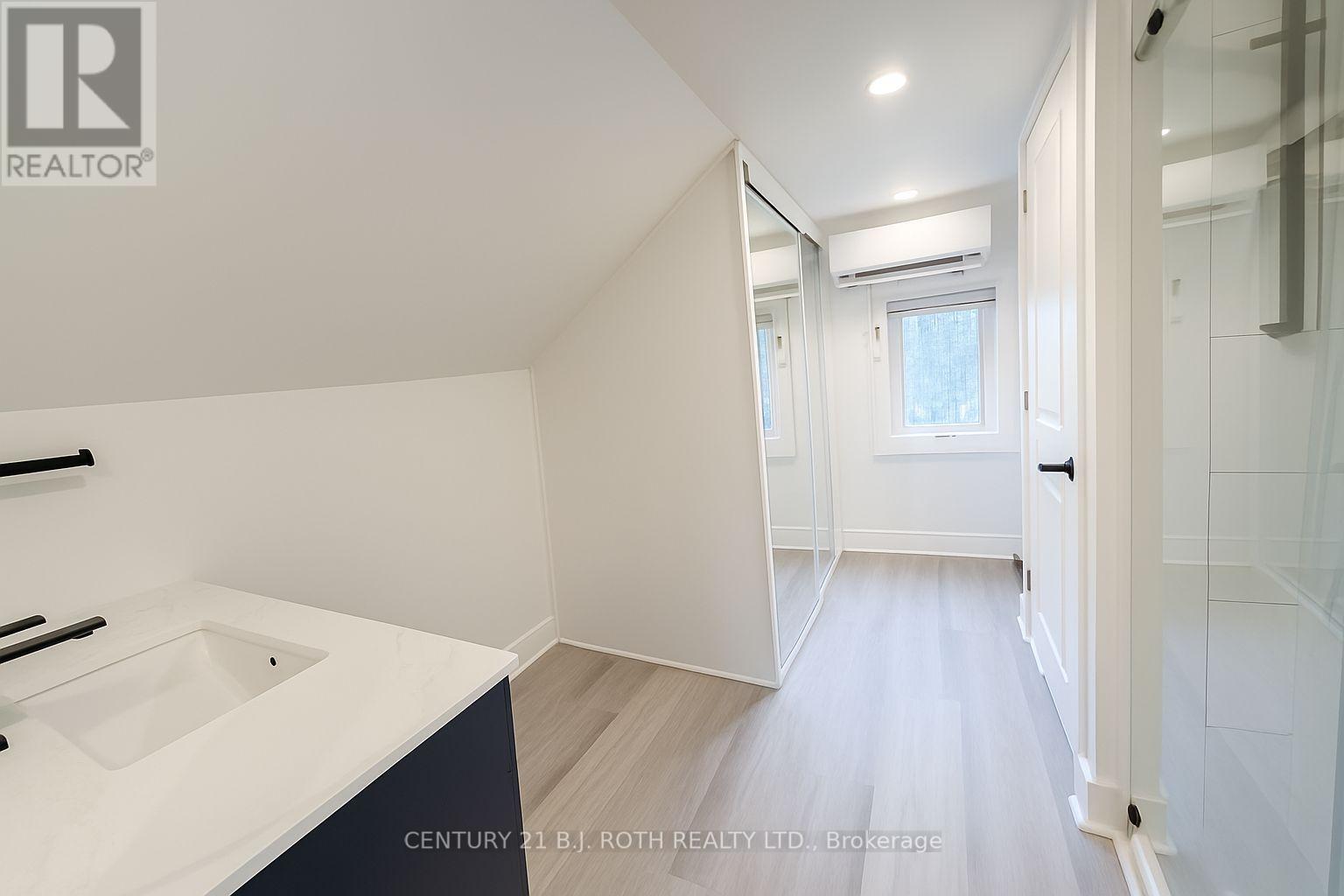 Suite - 10 Slalom Drive, Oro-Medonte, Ontario  L0K 1N0 - Photo 12 - S12502174