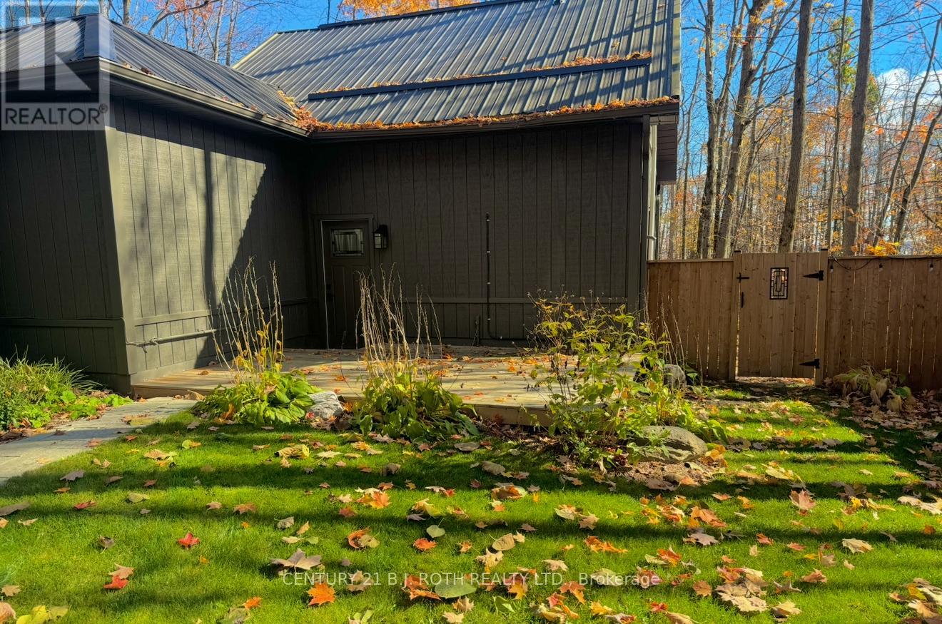 Suite - 10 Slalom Drive, Oro-Medonte, Ontario  L0K 1N0 - Photo 14 - S12502174