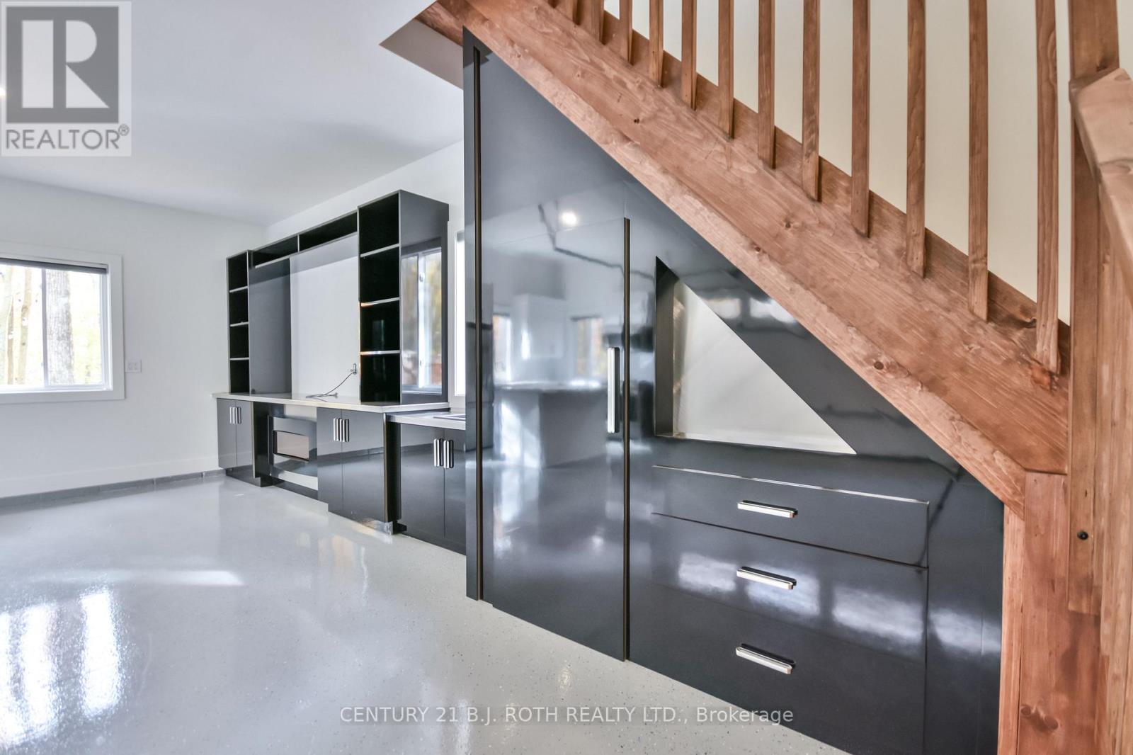 Suite - 10 Slalom Drive, Oro-Medonte, Ontario  L0K 1N0 - Photo 7 - S12502174