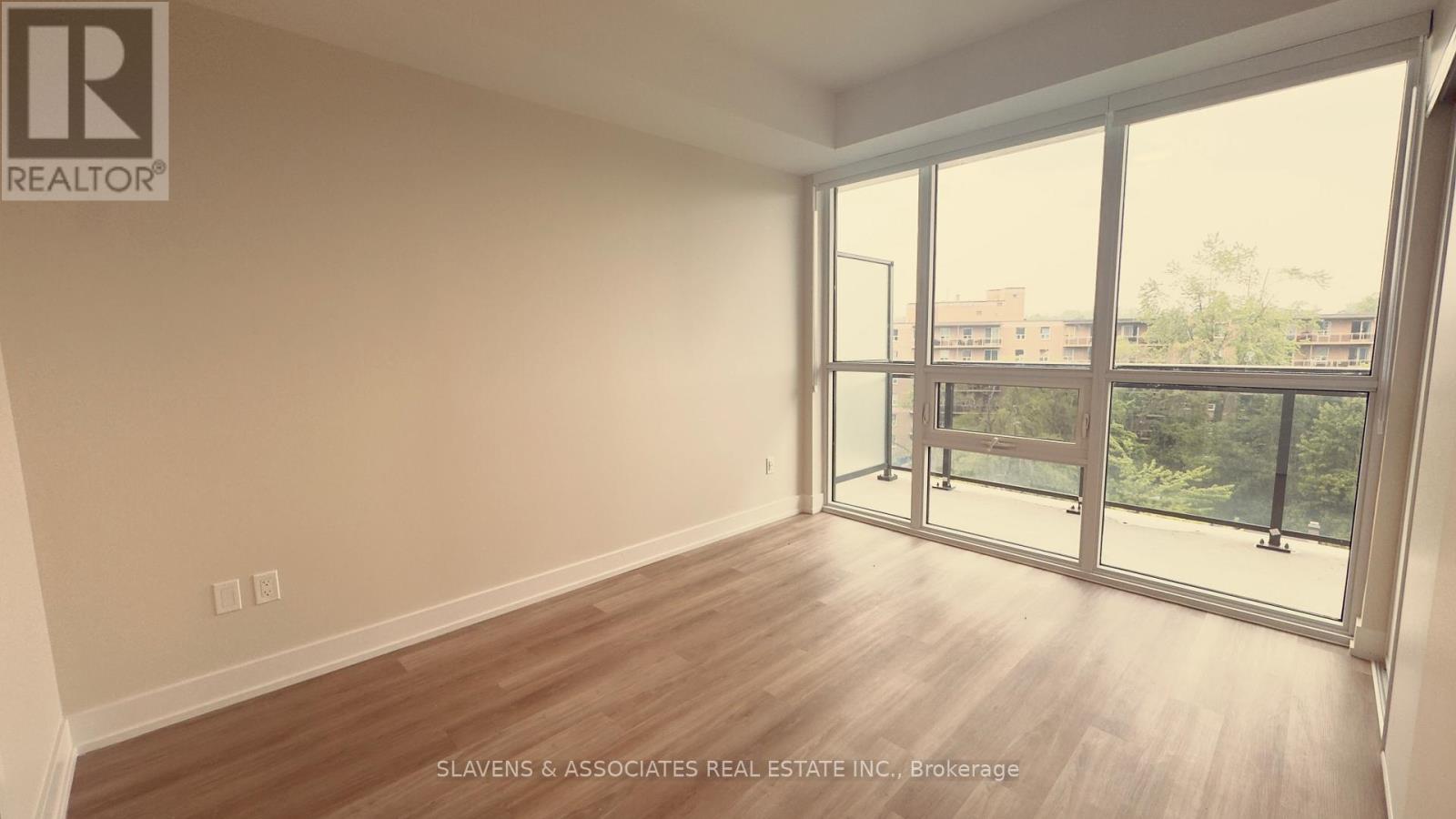 606 - 41 Johnson Street, Barrie (North Shore), Ontario  L4M 0L6 - Photo 12 - S12502246