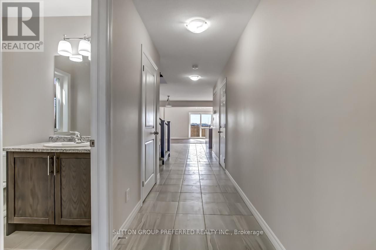 345 Kennington Way, London South, Ontario  N6L 0H4 - Photo 4 - X12271460