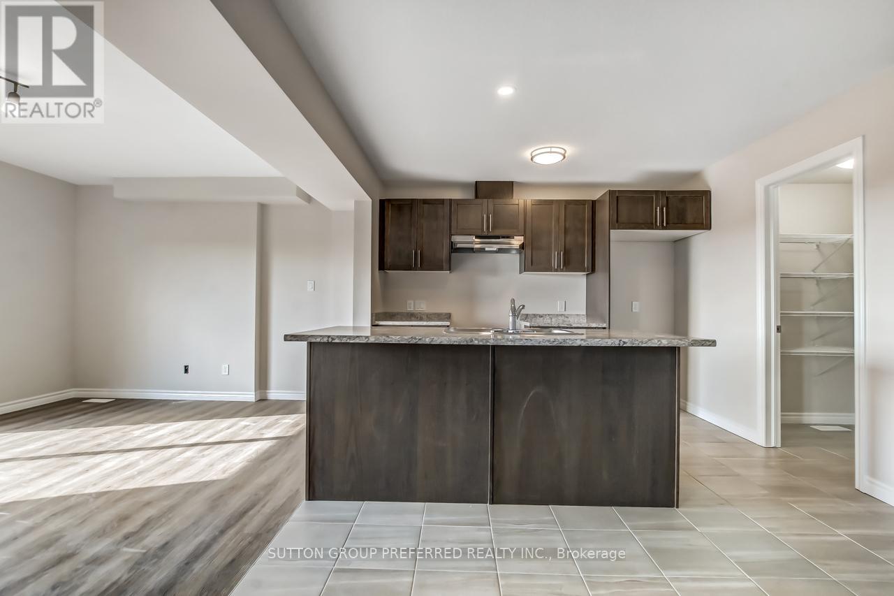 345 Kennington Way, London South, Ontario  N6L 0H4 - Photo 8 - X12271460