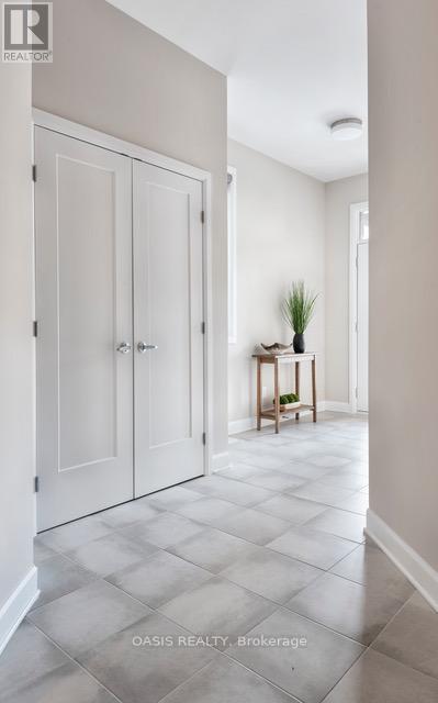 137 Kerala Place, Ottawa, Ontario  K1T 0Z2 - Photo 2 - X12251651