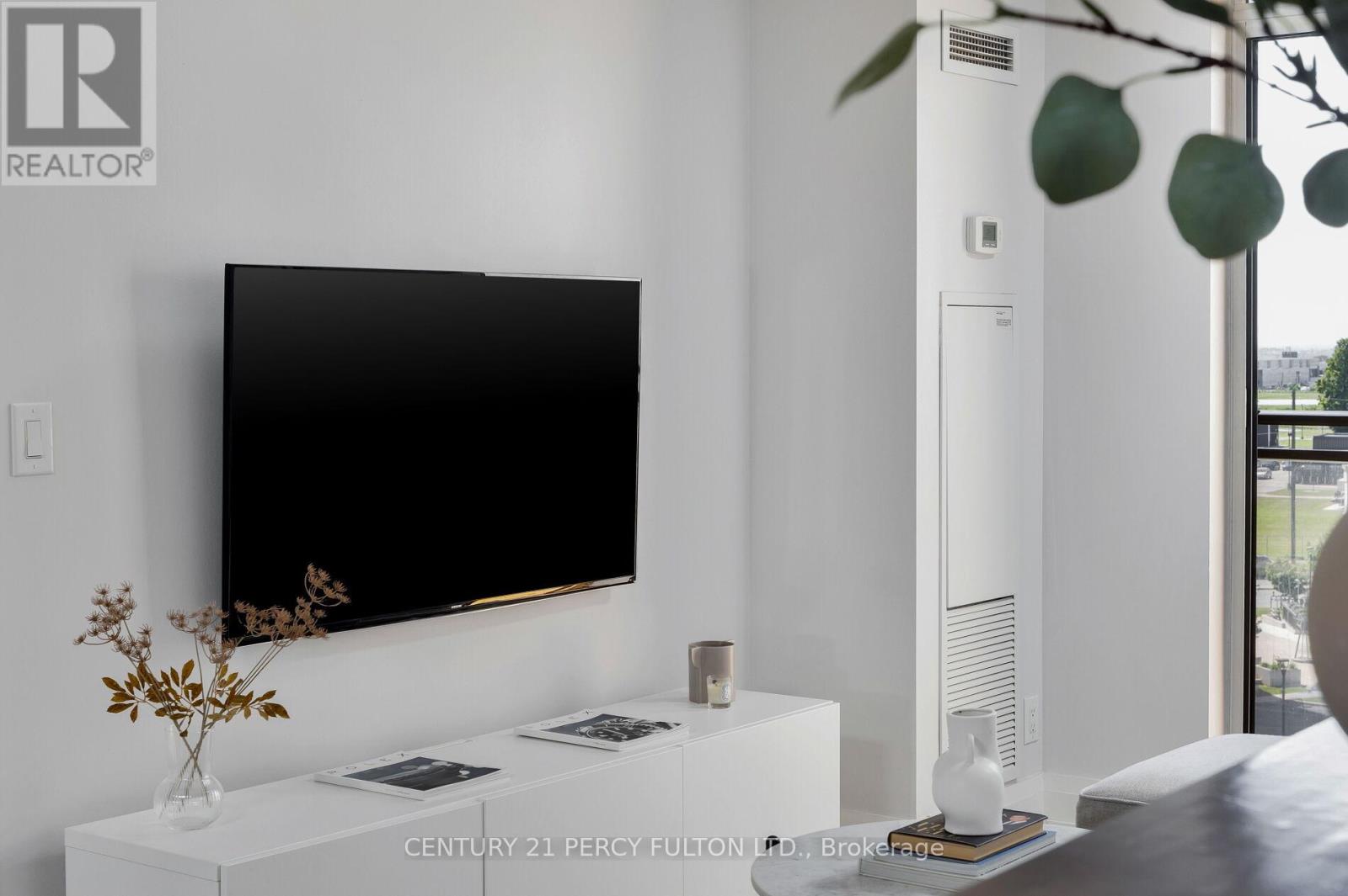 801 - 1 De Boers Drive, Toronto, Ontario  M3J 0G6 - Photo 10 - W12502206