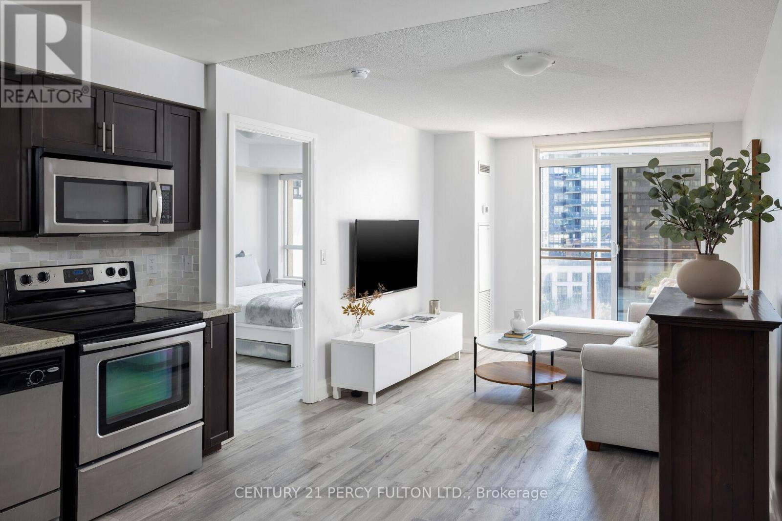 801 - 1 De Boers Drive, Toronto, Ontario  M3J 0G6 - Photo 2 - W12502206