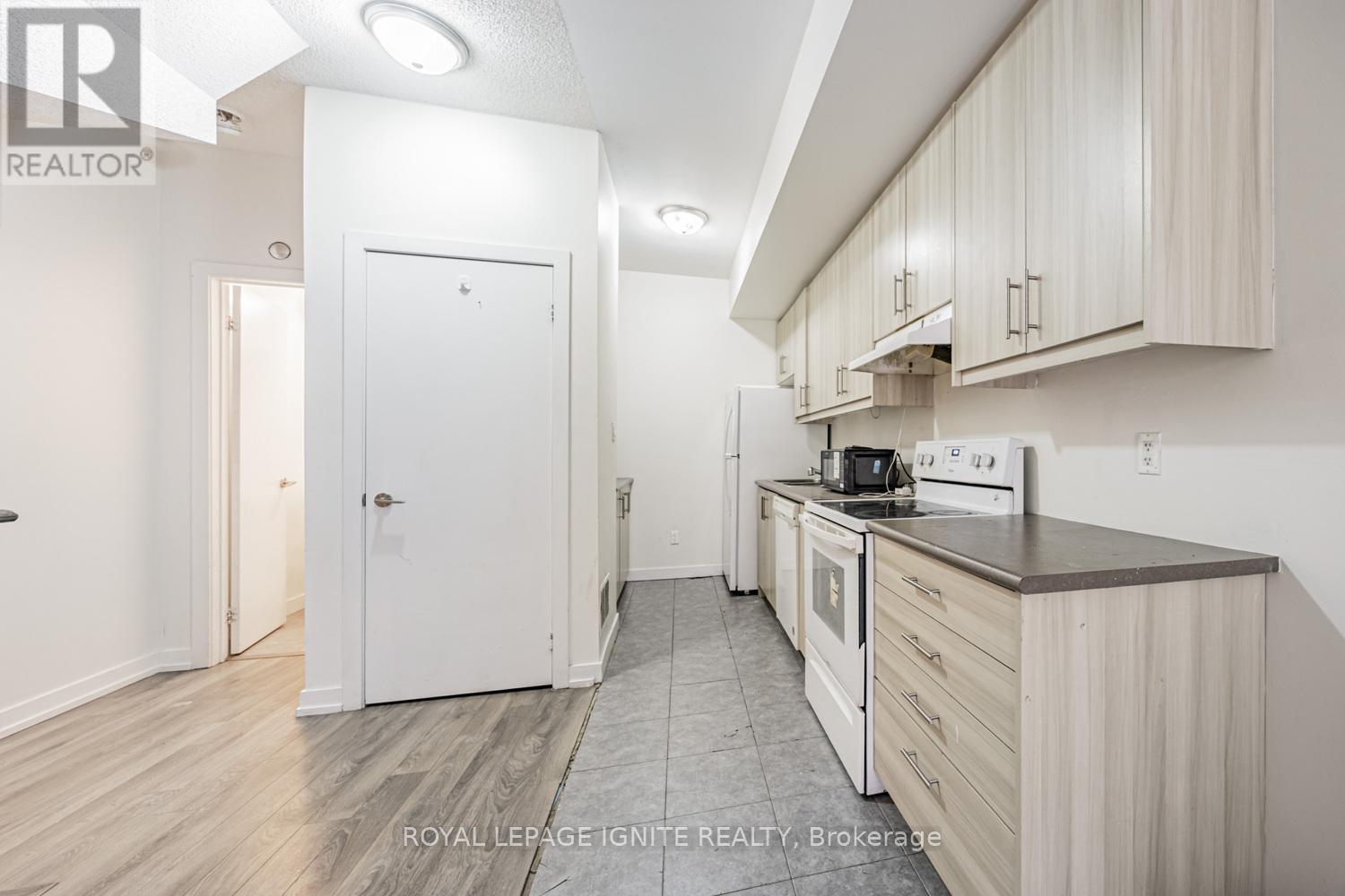 38 - 2059 Weston Road, Toronto, Ontario  M9N 1X7 - Photo 7 - W12502226