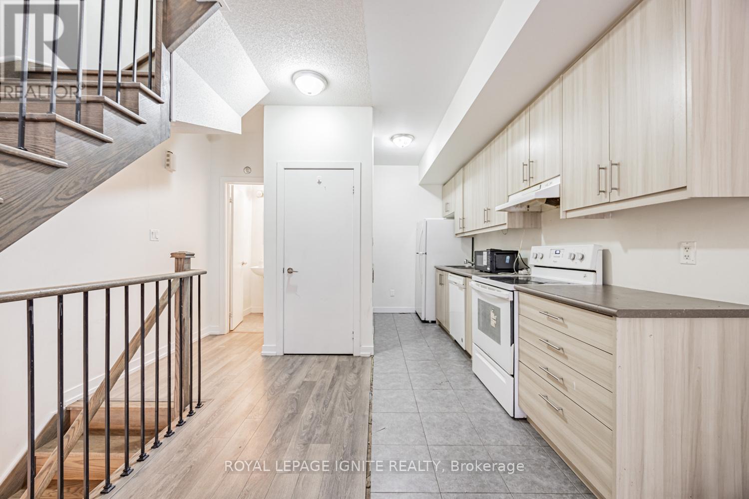 38 - 2059 Weston Road, Toronto, Ontario  M9N 1X7 - Photo 8 - W12502226