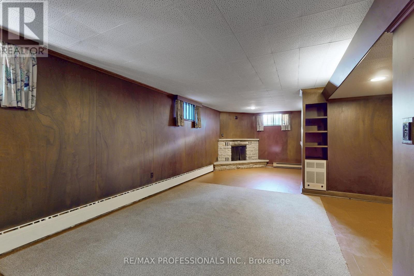 110 Shaver Avenue N, Toronto, Ontario  M9B 4N8 - Photo 22 - W12502270