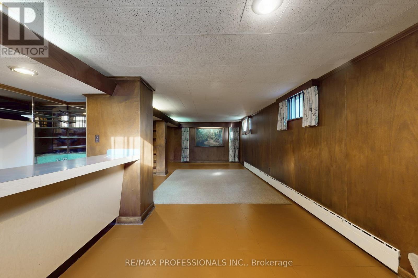 110 Shaver Avenue N, Toronto, Ontario  M9B 4N8 - Photo 25 - W12502270