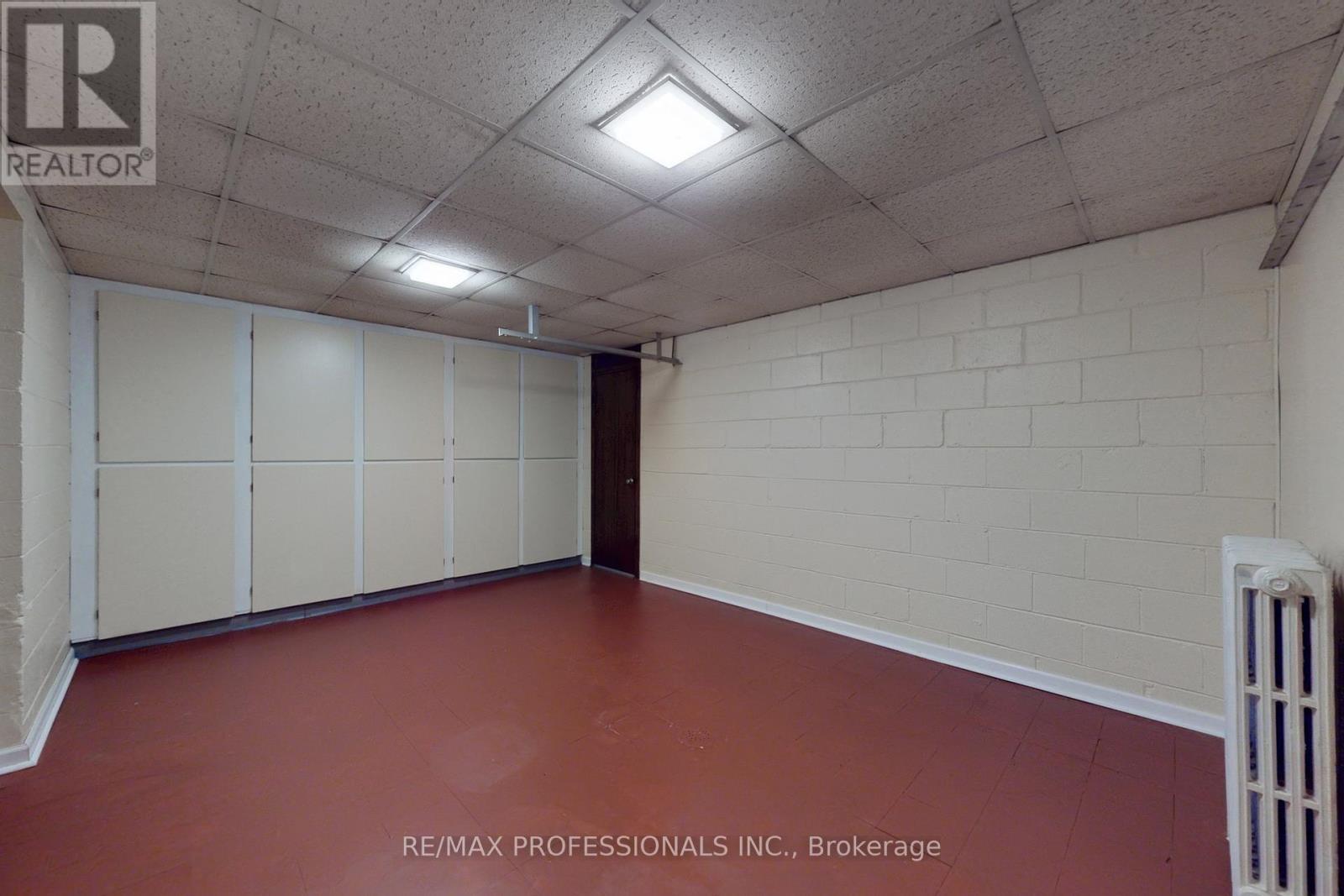 110 Shaver Avenue N, Toronto, Ontario  M9B 4N8 - Photo 27 - W12502270