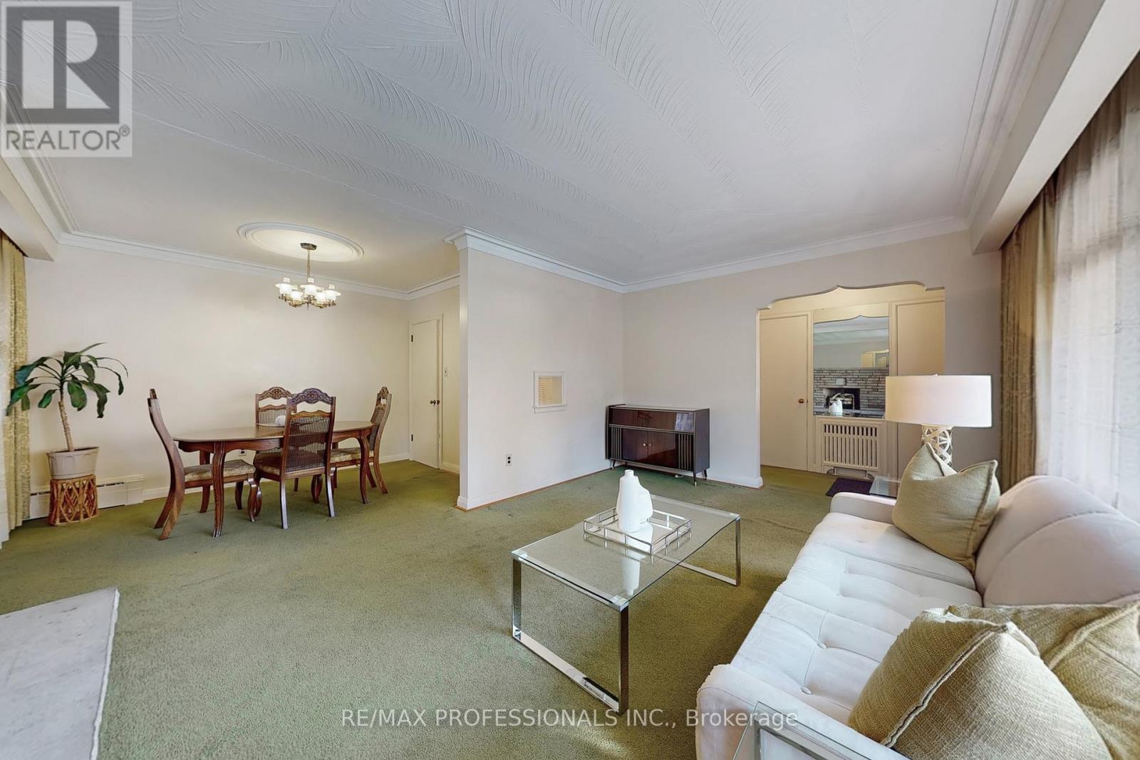 110 Shaver Avenue N, Toronto, Ontario  M9B 4N8 - Photo 6 - W12502270