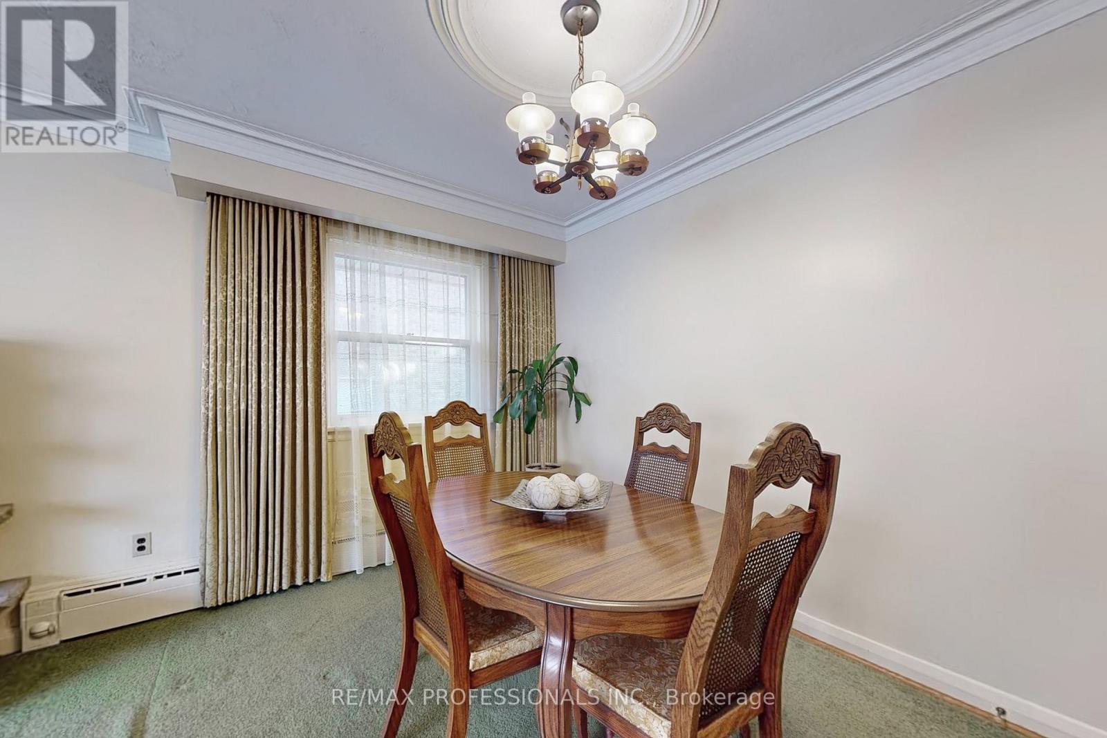 110 Shaver Avenue N, Toronto, Ontario  M9B 4N8 - Photo 8 - W12502270