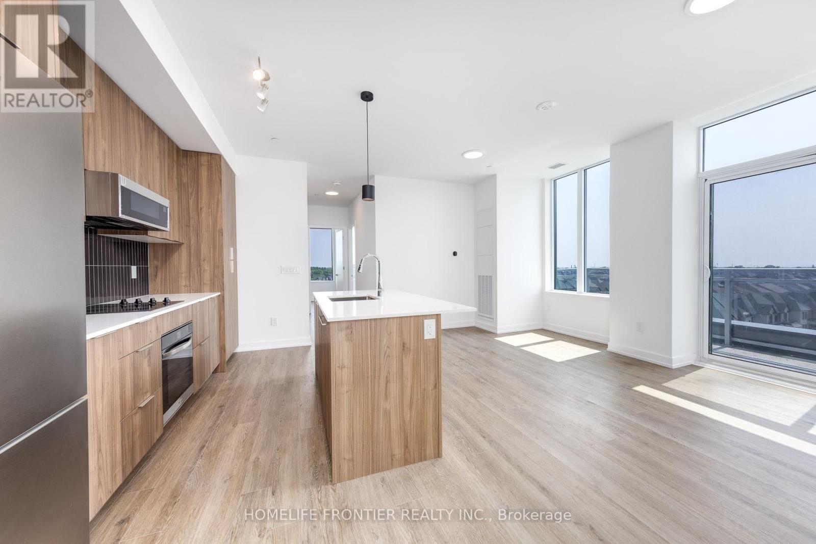 611 - 2501 Saw Whet Boulevard, Oakville, Ontario  L6M 5N2 - Photo 4 - W12502286