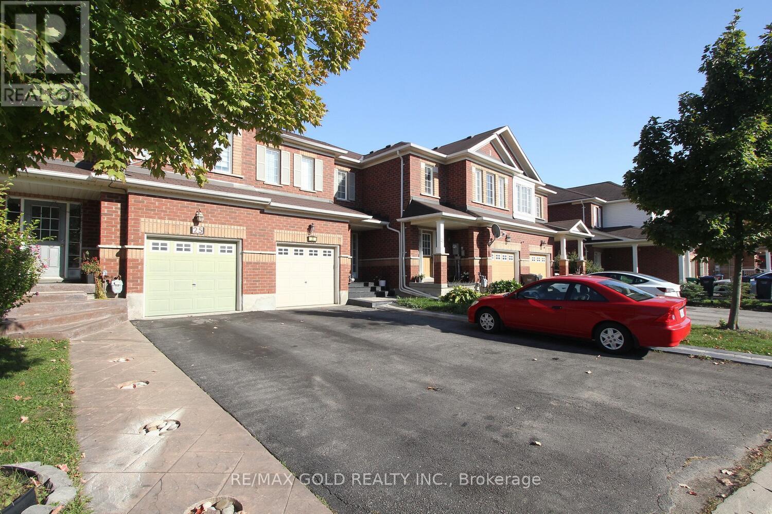 25 Wicklow Road E, Brampton, Ontario  L6X 0J6 - Photo 2 - W12502294
