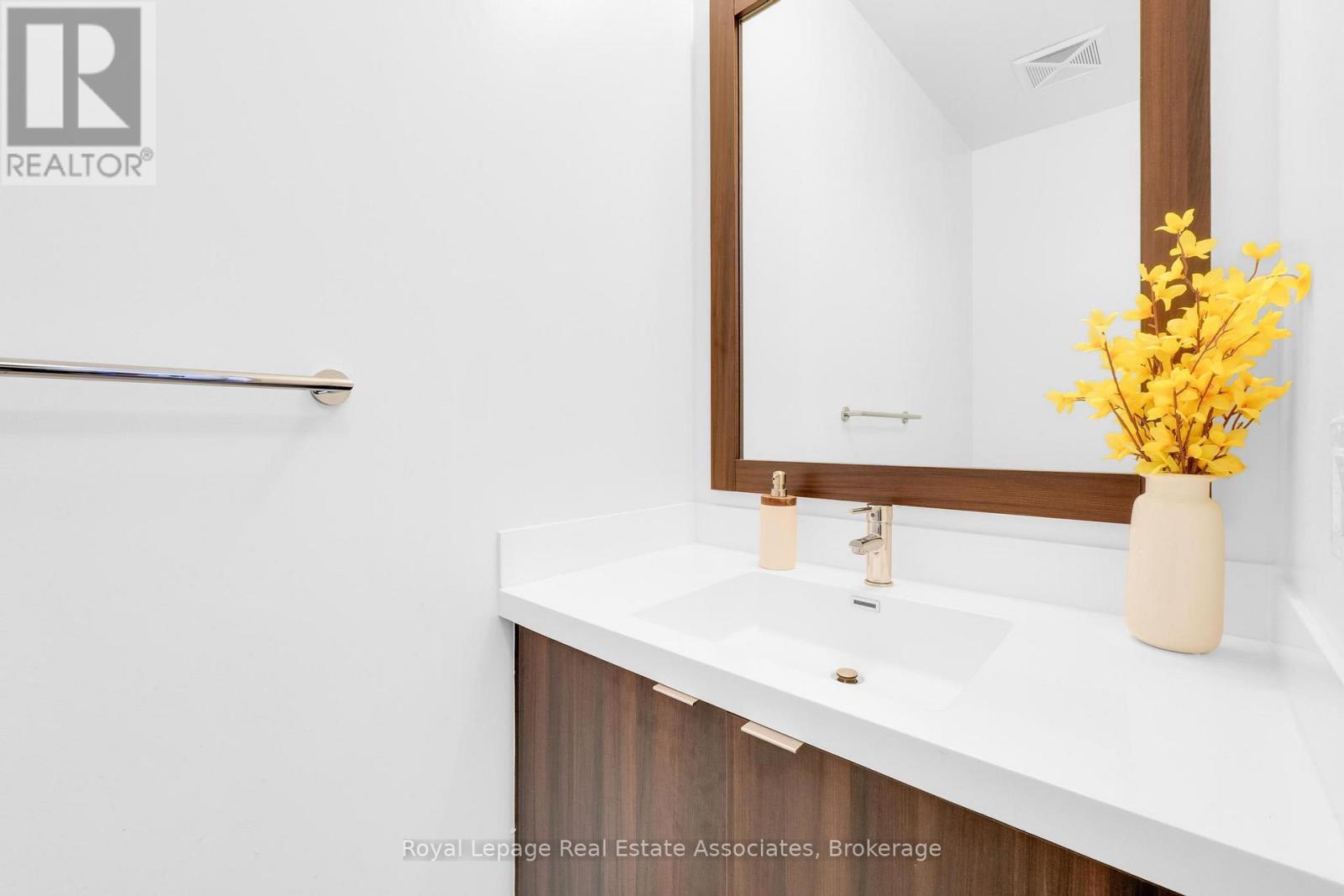 Ph22 - 9 Mabelle Avenue, Toronto, Ontario  M9A 0E1 - Photo 4 - W12502306