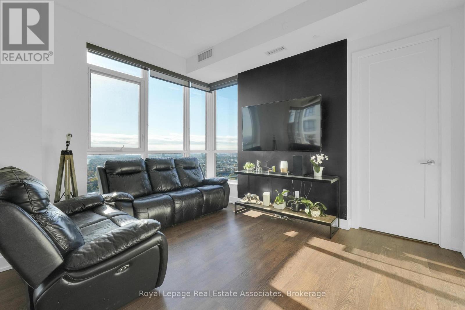 Ph22 - 9 Mabelle Avenue, Toronto, Ontario  M9A 0E1 - Photo 5 - W12502306