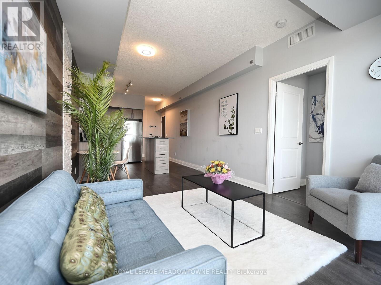 1210 - 55 Speers Road, Oakville, Ontario  L6K 0H9 - Photo 11 - W12502308