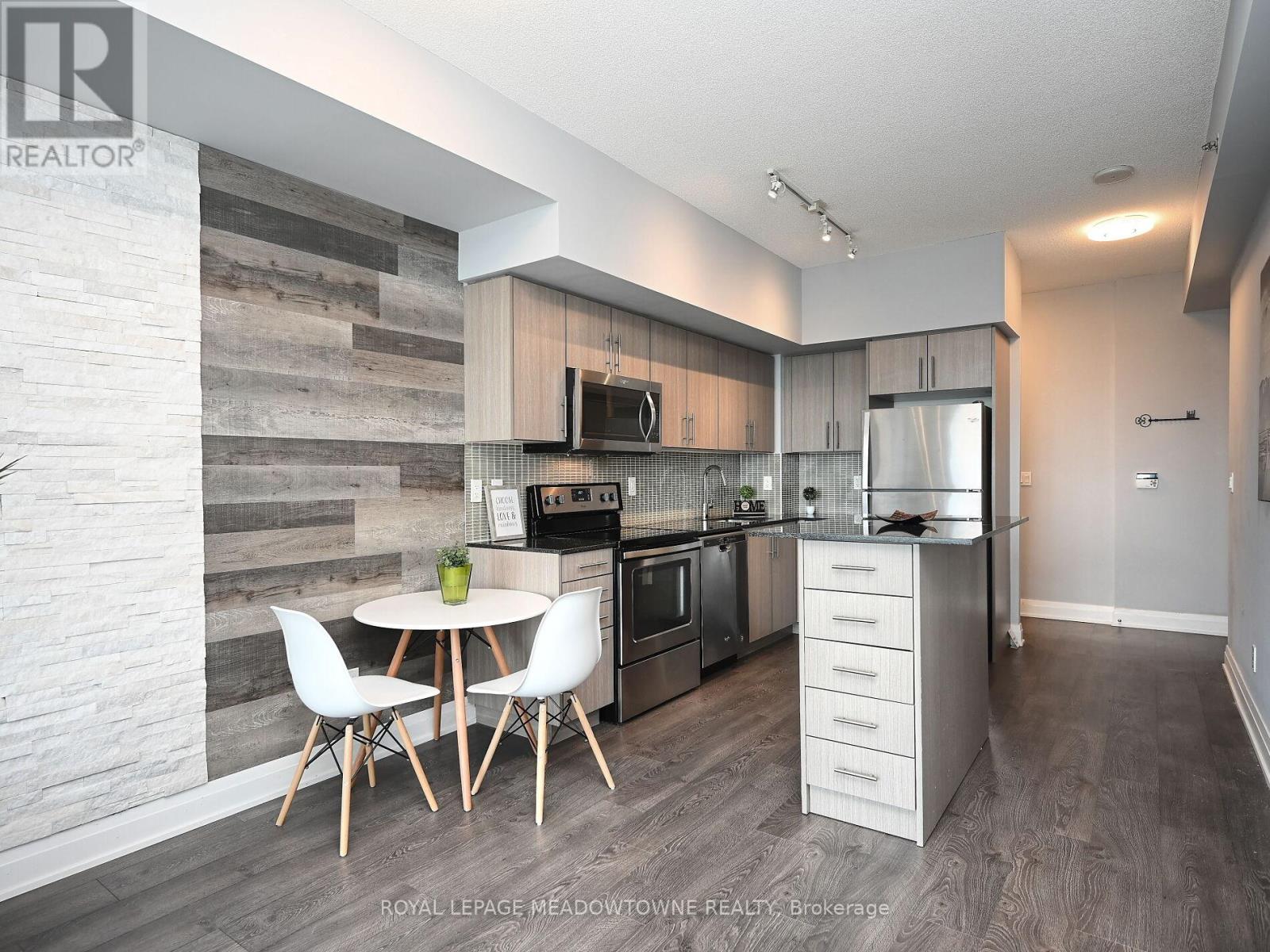 1210 - 55 Speers Road, Oakville, Ontario  L6K 0H9 - Photo 19 - W12502308