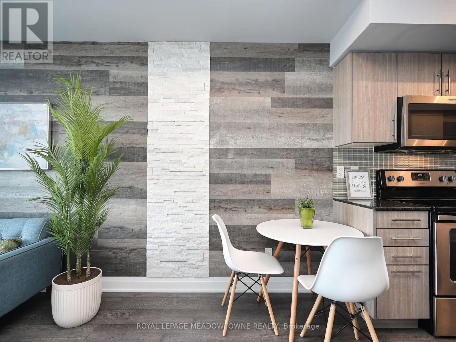 1210 - 55 Speers Road, Oakville, Ontario  L6K 0H9 - Photo 21 - W12502308