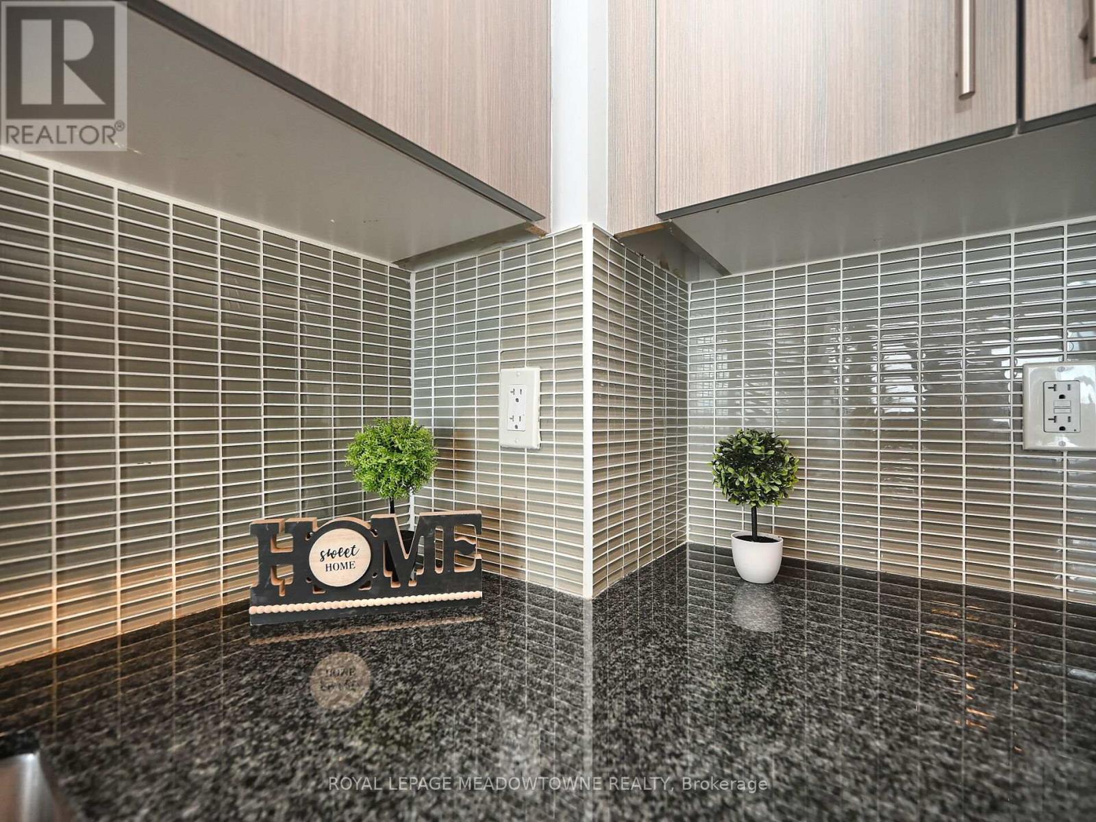 1210 - 55 Speers Road, Oakville, Ontario  L6K 0H9 - Photo 25 - W12502308