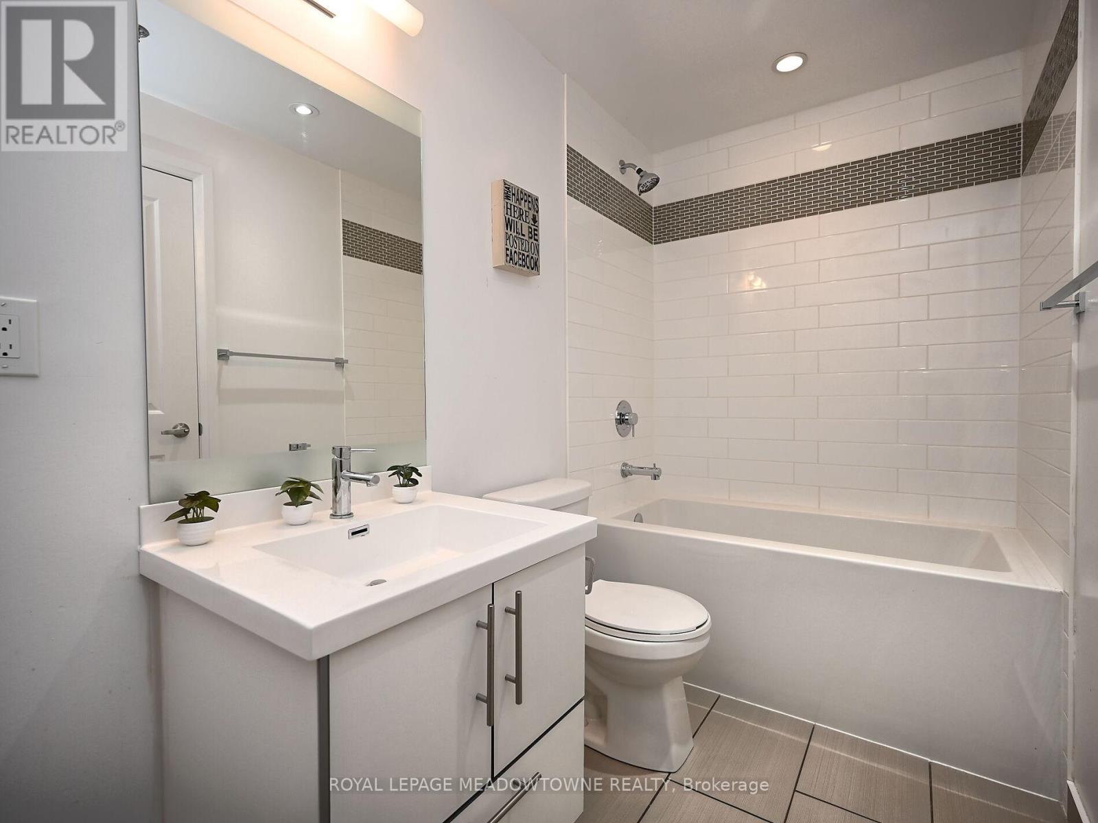 1210 - 55 Speers Road, Oakville, Ontario  L6K 0H9 - Photo 27 - W12502308